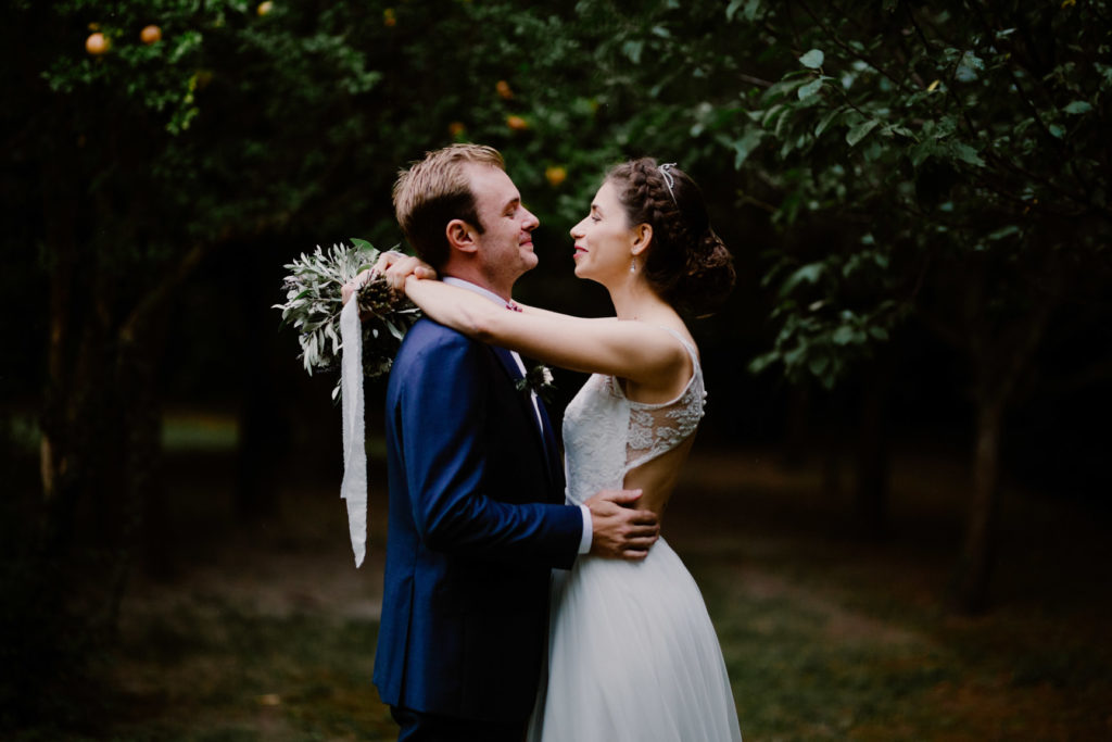 photographe de mariage en provence domaine du moulin des gaffins séance couple amoureux