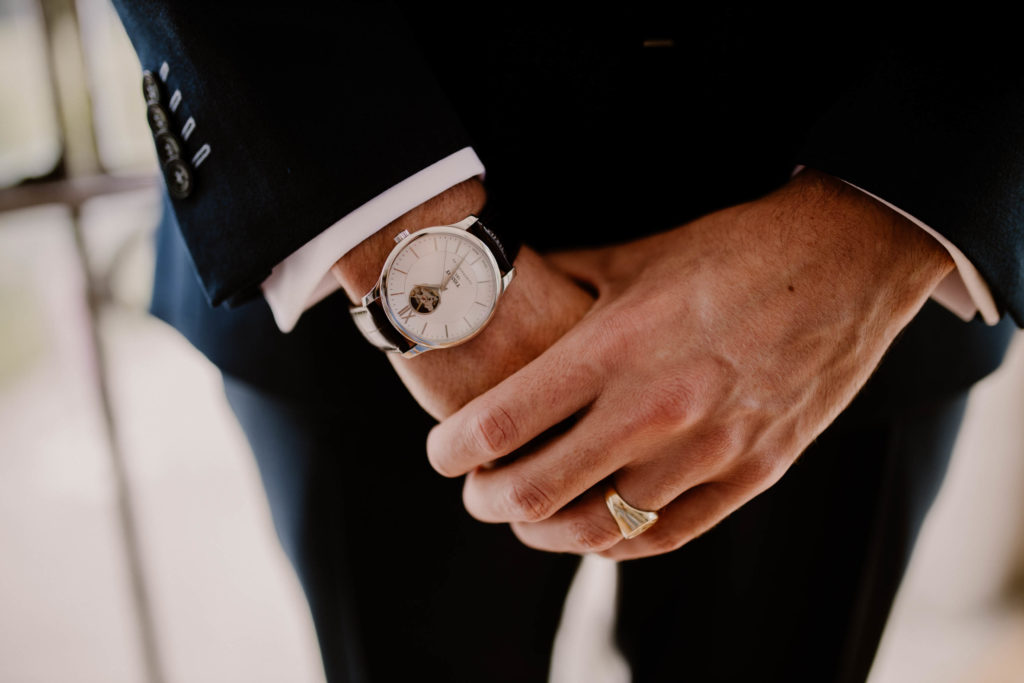 montre du marié pour son mariage à avignon