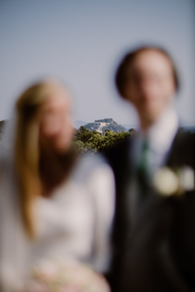 Vue du fort de Brégançon depuis le château de Brégançon lors d'un mariage