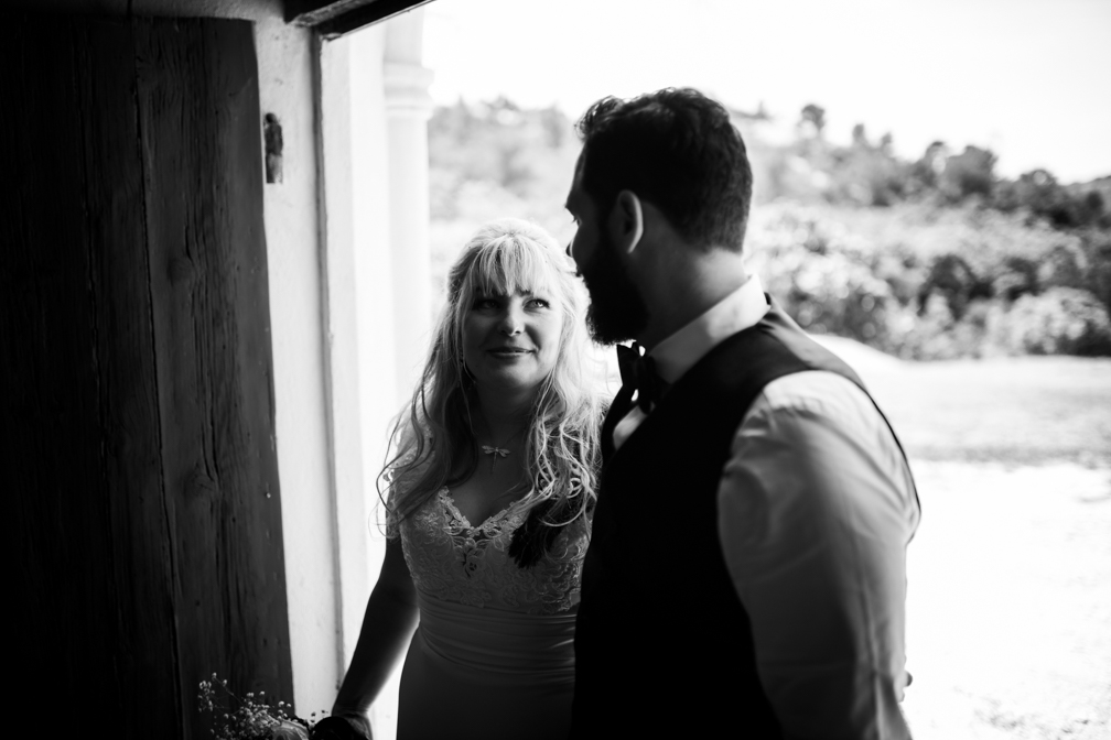 Couple de mariés au domaine de Tourris au Revest
