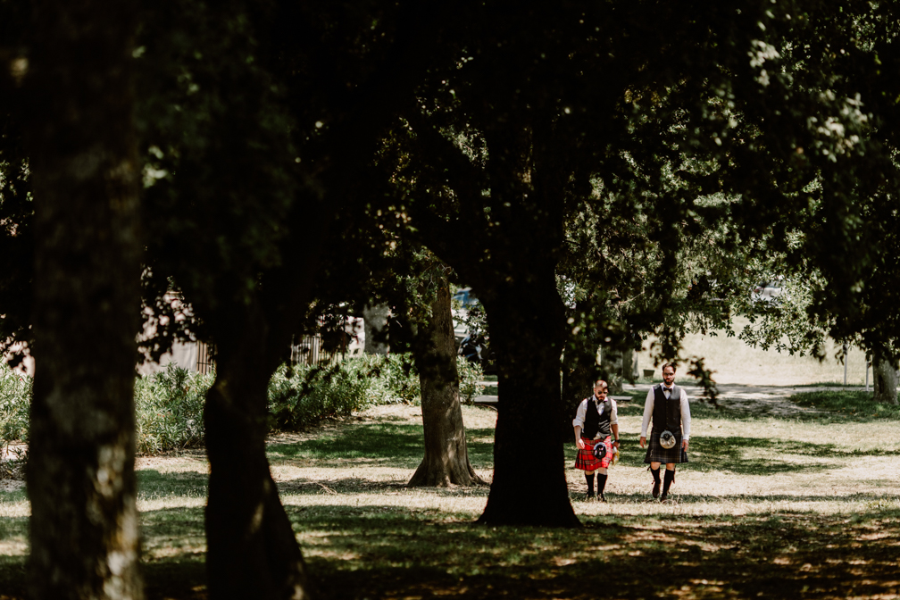 Mariage sous les arbres au Domaine de Tourris au Revest