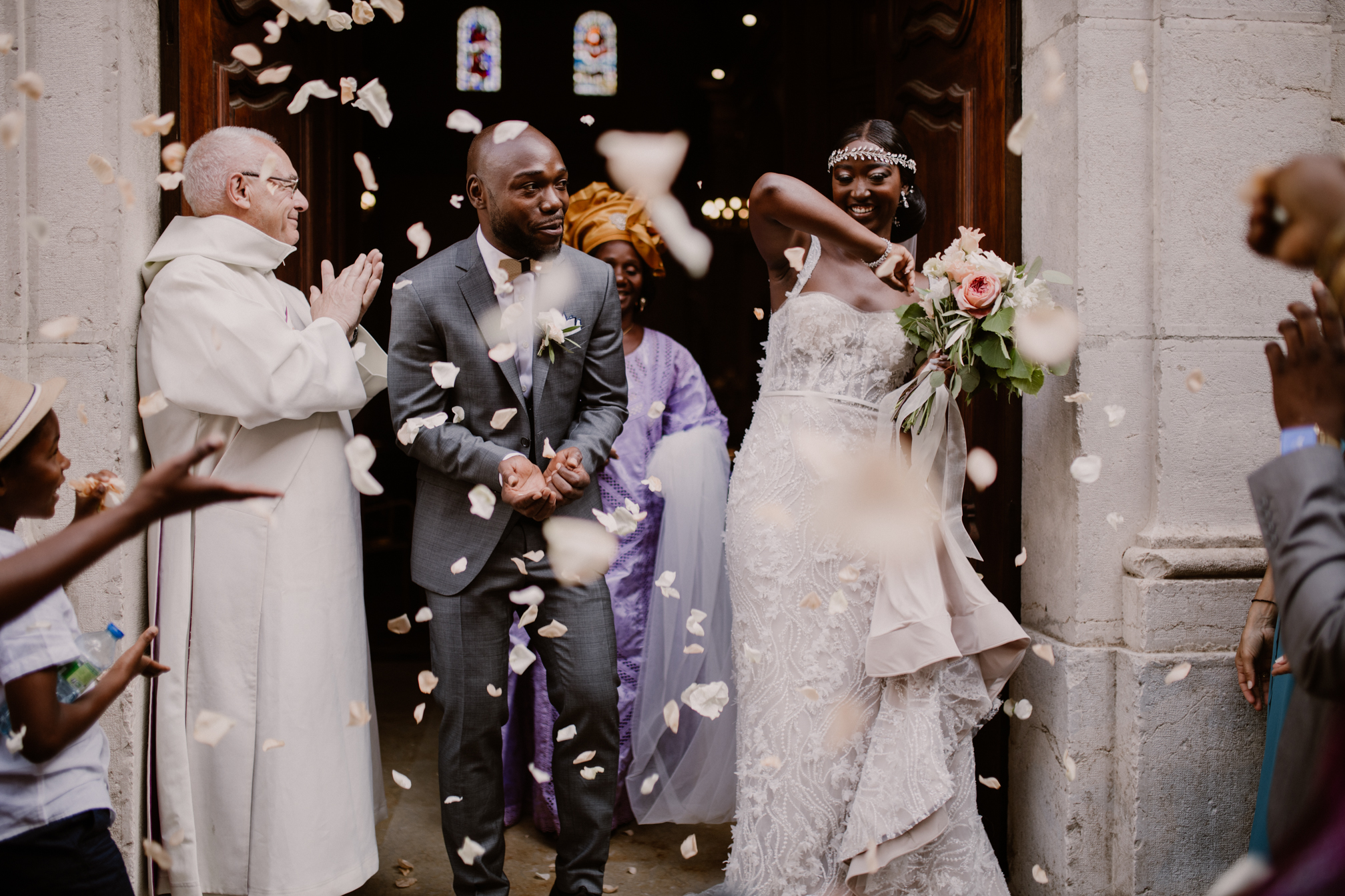 Sortie d'église lors d'un mariage à La Garde-Freinet