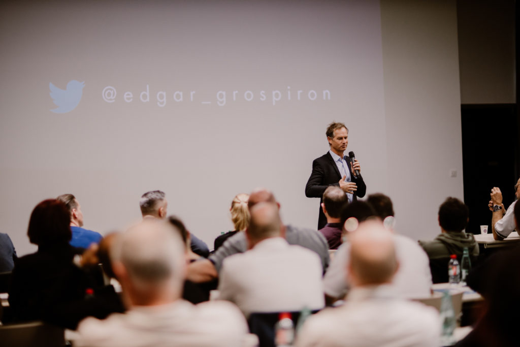 Edgar Grospiron lors d'un séminaire d'entreprise à Avignon