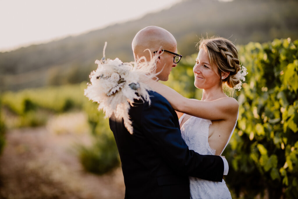 Couple de mariés au Domaine de la Bouverie lors d'un mariage